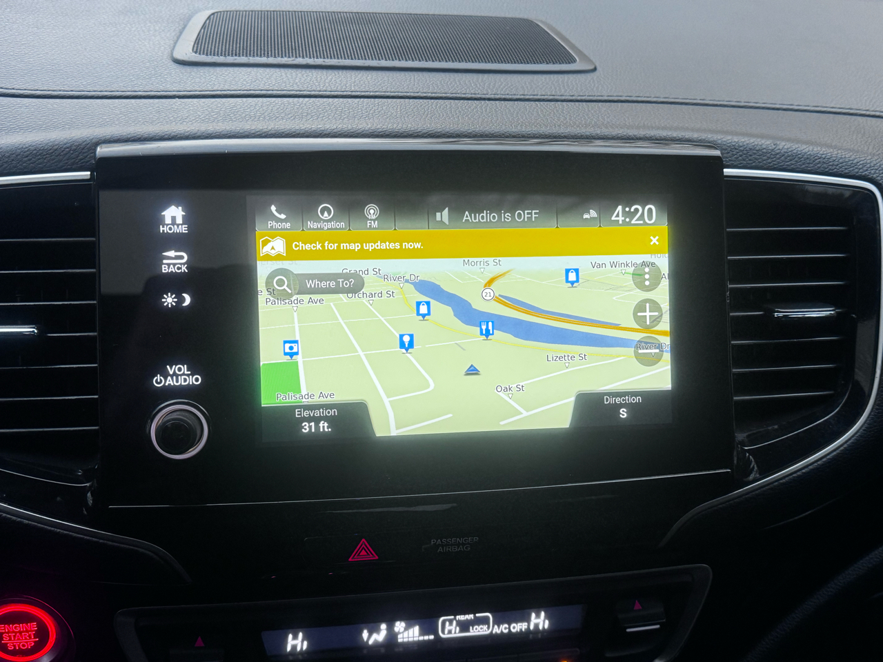 Honda Pilot Touring w/Rear Captain's Chairs AWD 2020