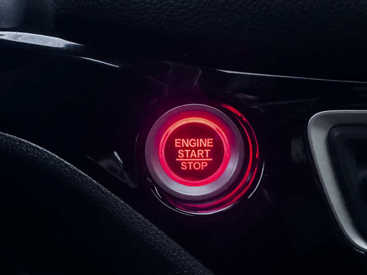 Honda Pilot Touring w/Rear Captain's Chairs AWD 2020