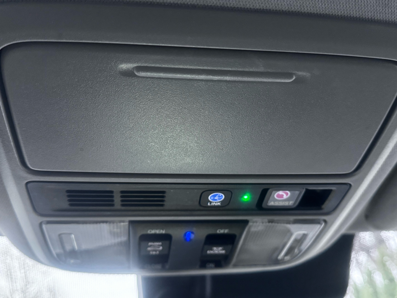 Honda Pilot Touring w/Rear Captain's Chairs AWD 2020