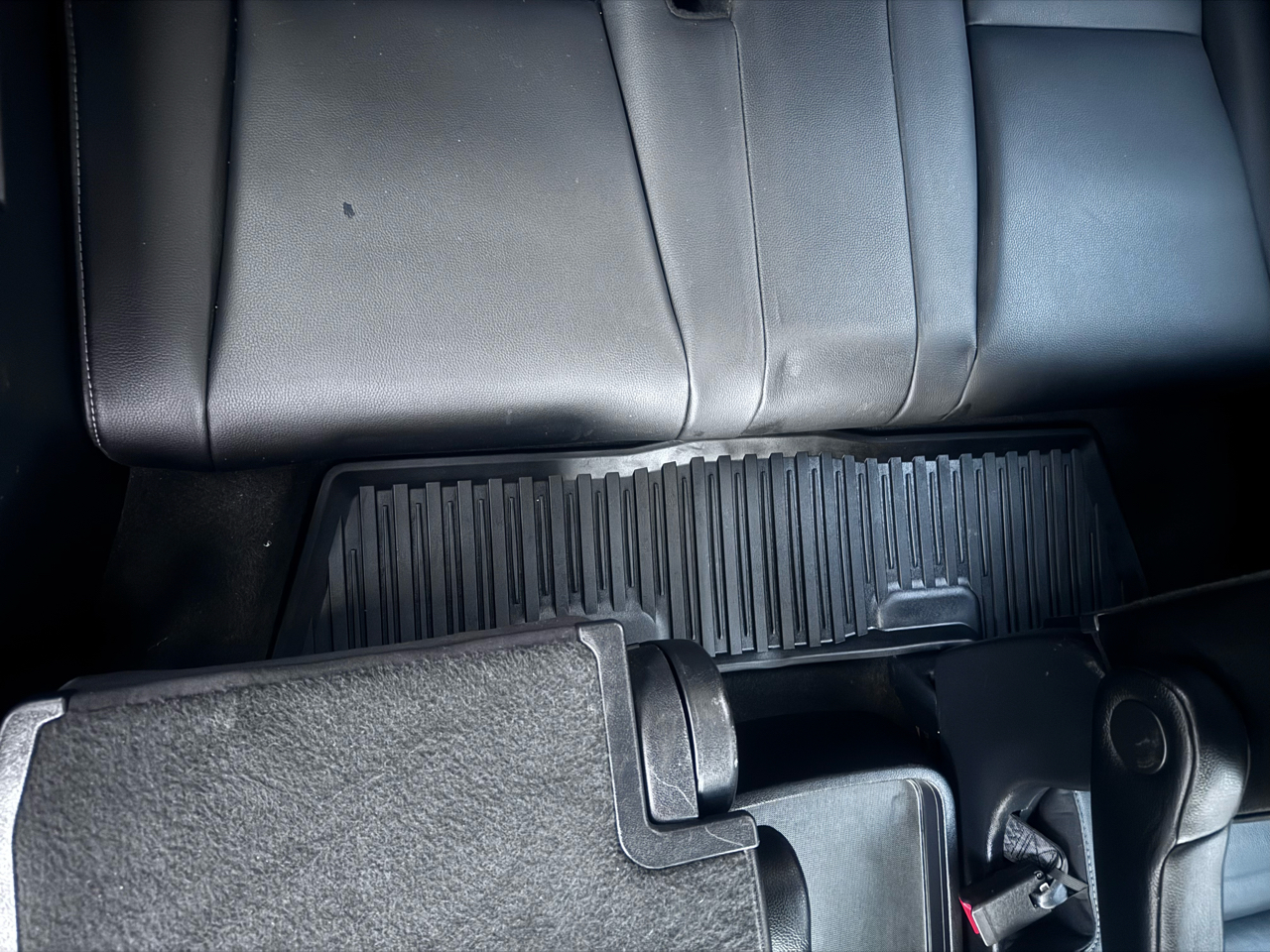 Honda Pilot Touring w/Rear Captain's Chairs AWD 2020