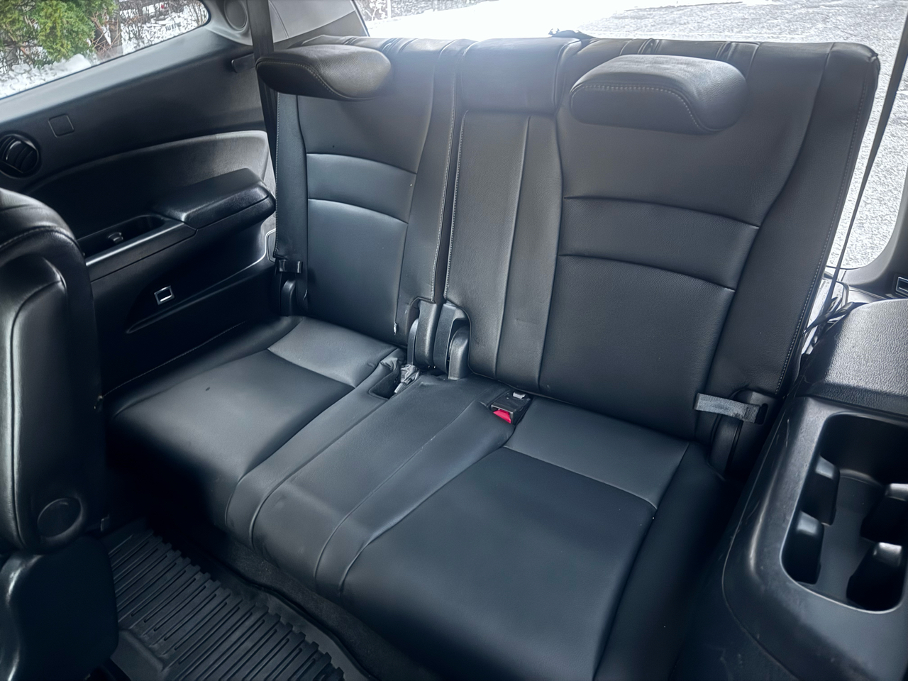 Honda Pilot Touring w/Rear Captain's Chairs AWD 2020