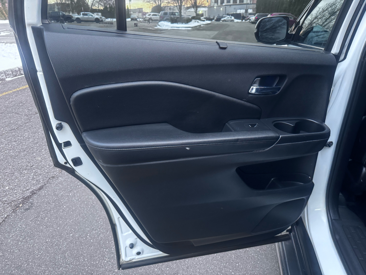 Honda Pilot Touring w/Rear Captain's Chairs AWD 2020