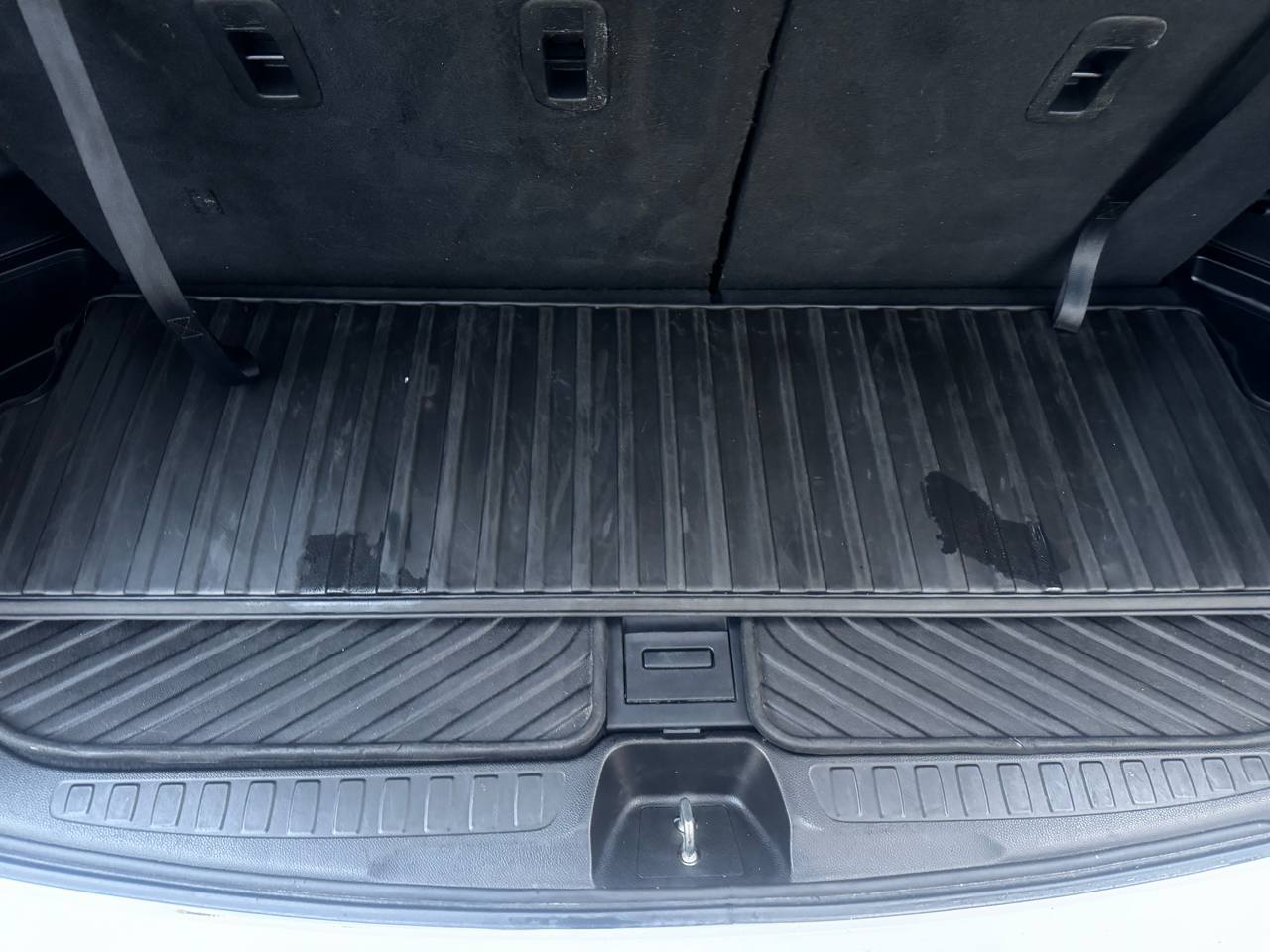 Honda Pilot Touring w/Rear Captain's Chairs AWD 2020