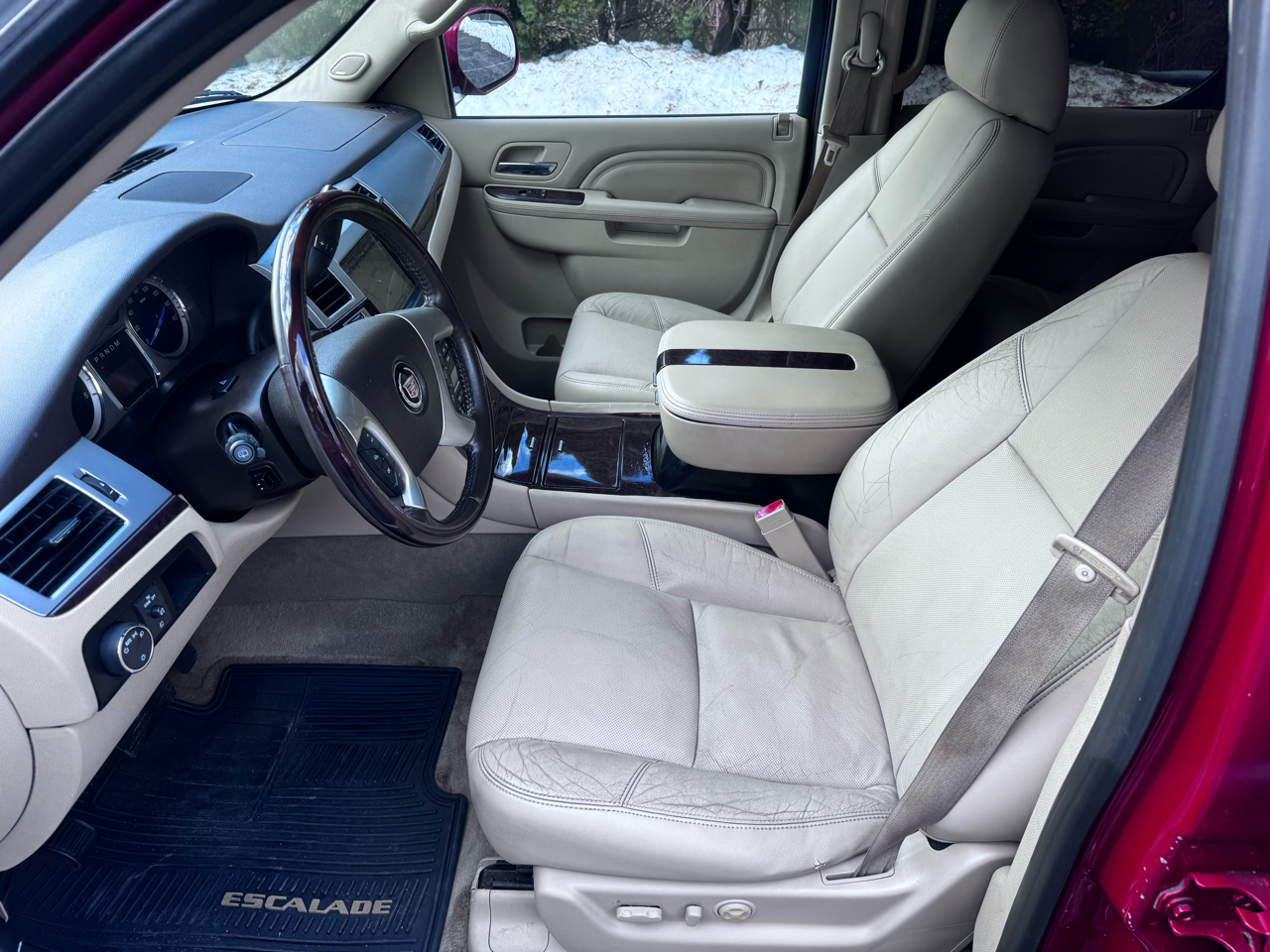Cadillac Escalade AWD Luxury 2012