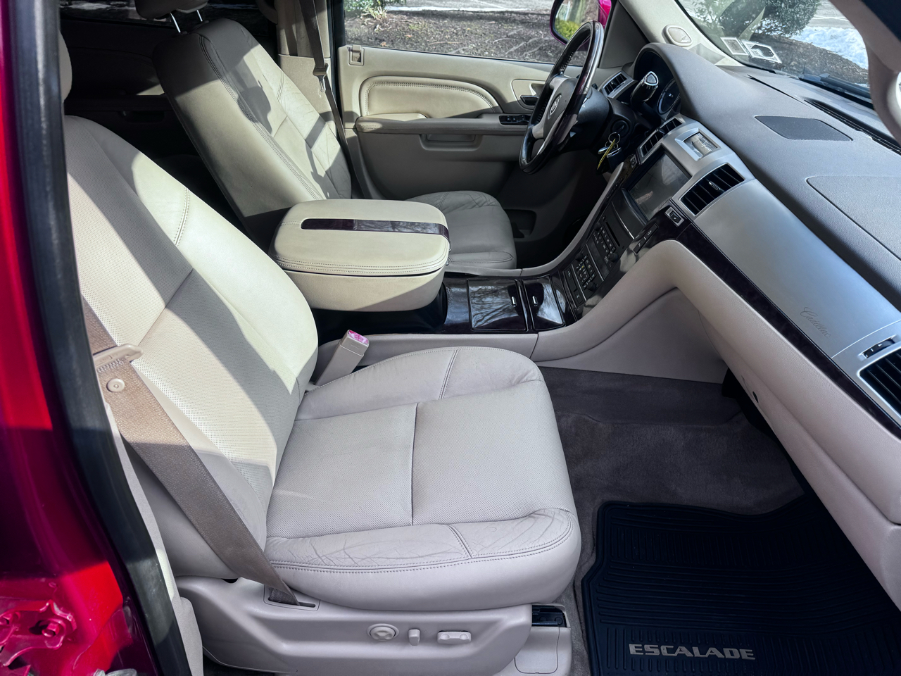 Cadillac Escalade AWD Luxury 2012