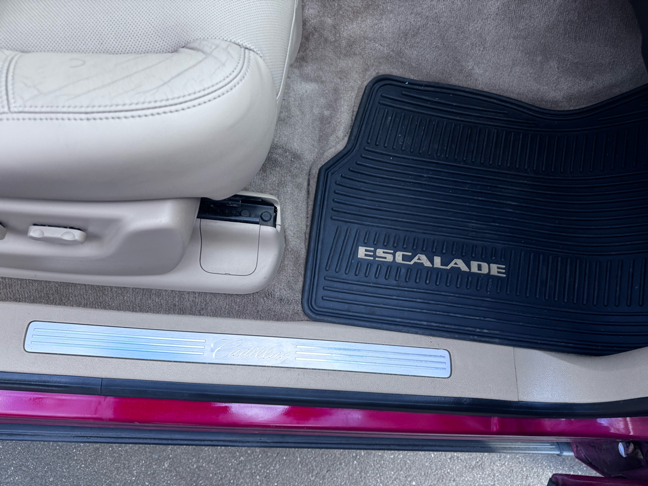 Cadillac Escalade AWD Luxury 2012