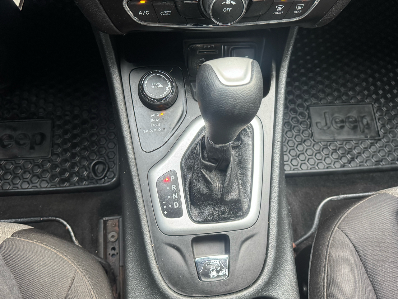 Jeep Cherokee Latitude 4WD 2014