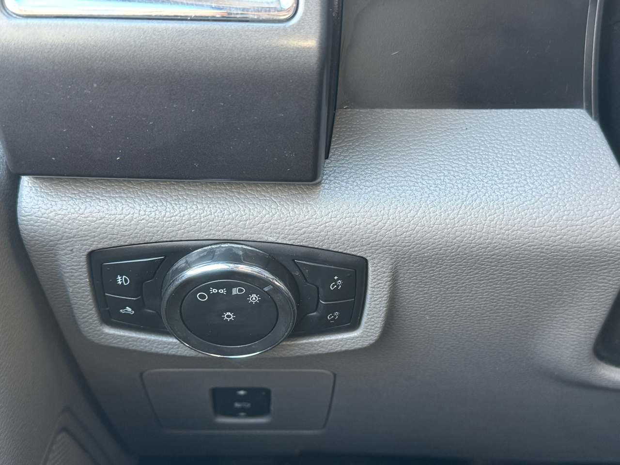 Ford F-150 XLT 4WD SuperCab 6.5' Box 2015