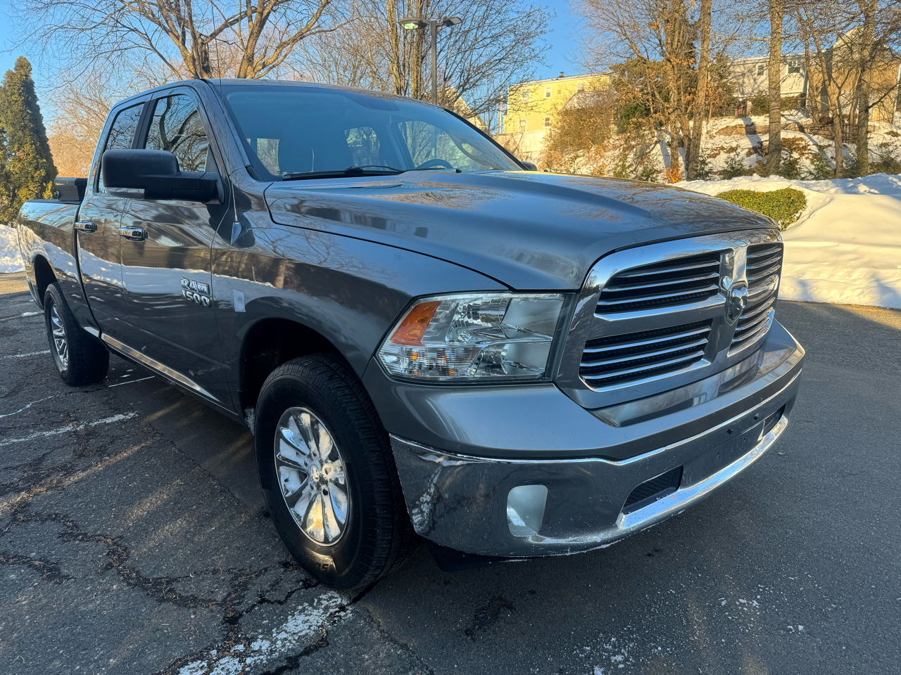 RAM 1500 4WD Crew Cab 140.5" SLT 2013