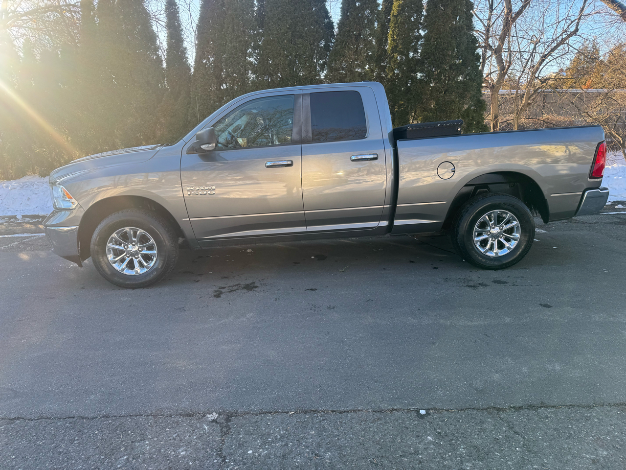 RAM 1500 4WD Crew Cab 140.5" SLT 2013
