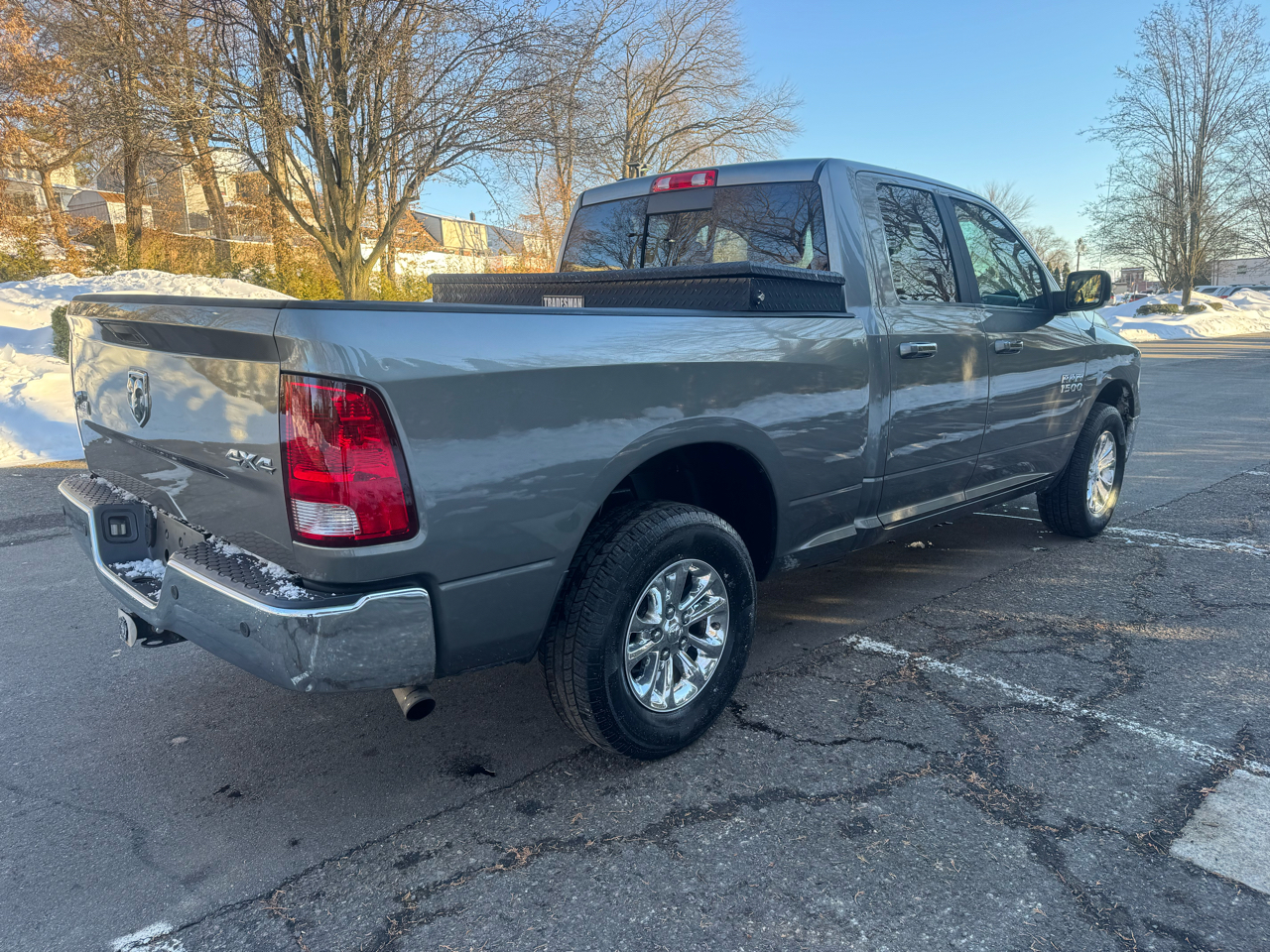 RAM 1500 4WD Crew Cab 140.5" SLT 2013