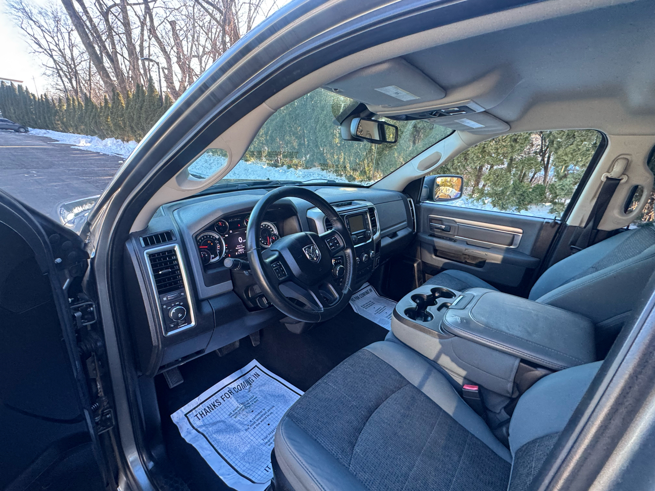 RAM 1500 4WD Crew Cab 140.5" SLT 2013