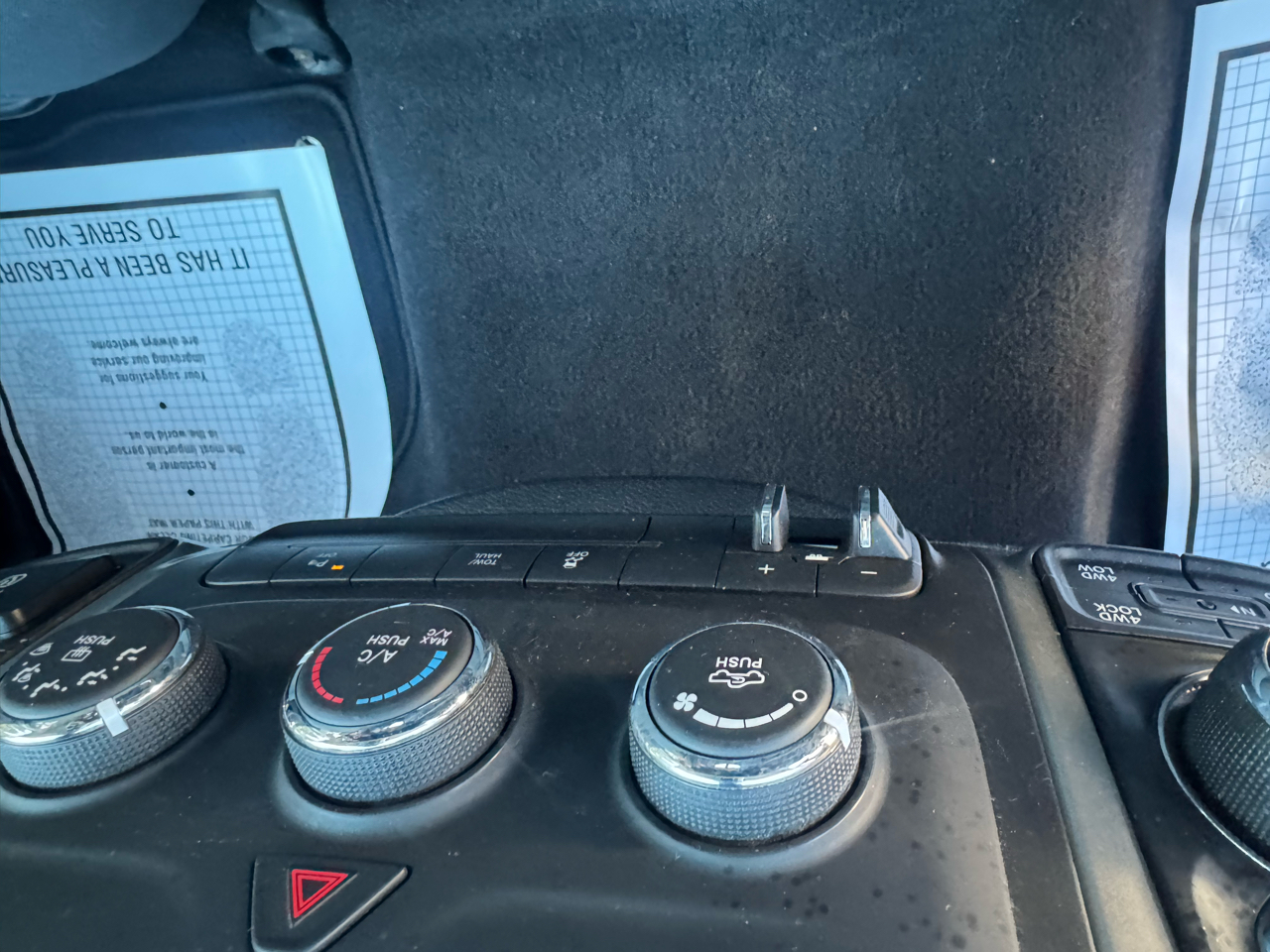 RAM 1500 4WD Crew Cab 140.5" SLT 2013