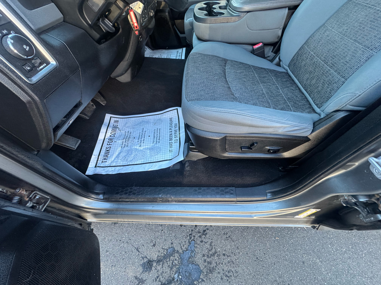 RAM 1500 4WD Crew Cab 140.5" SLT 2013