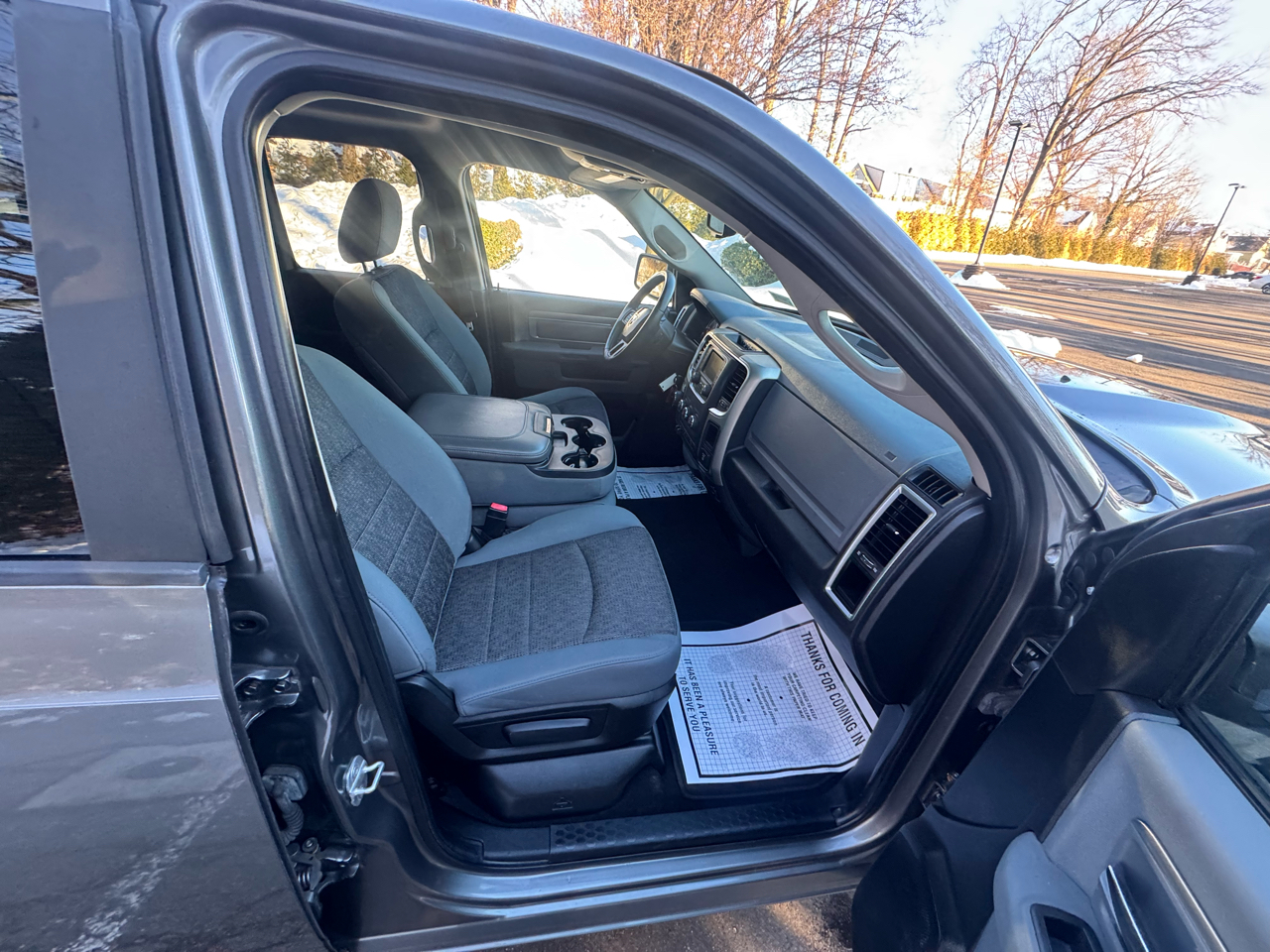 RAM 1500 4WD Crew Cab 140.5" SLT 2013