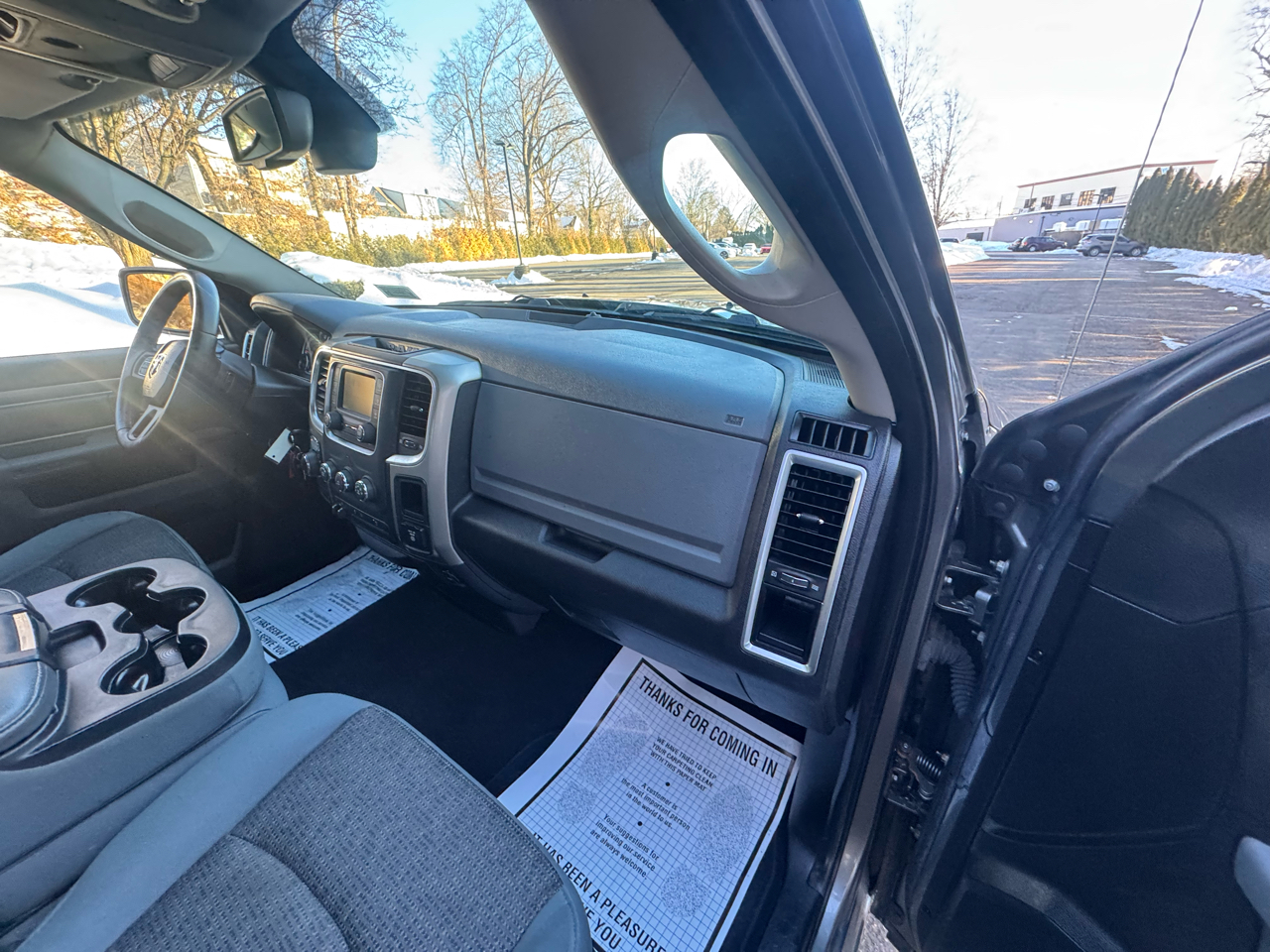 RAM 1500 4WD Crew Cab 140.5" SLT 2013