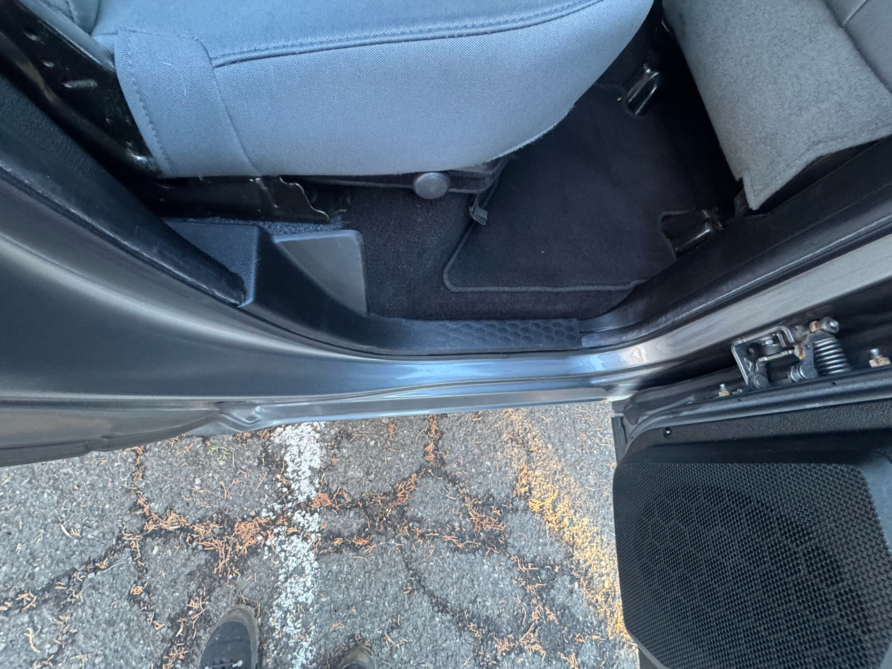 RAM 1500 4WD Crew Cab 140.5" SLT 2013