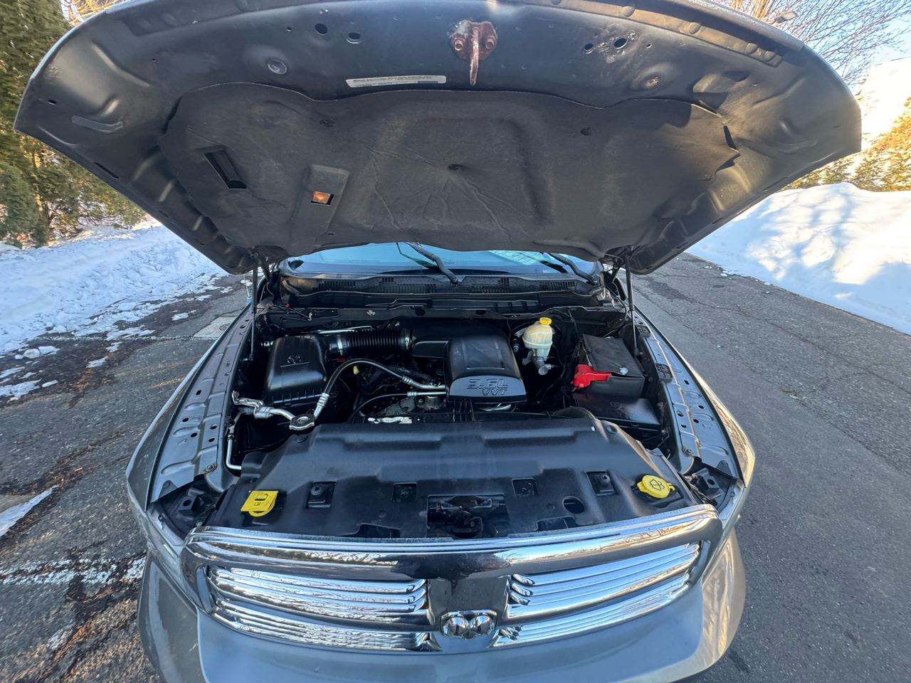 RAM 1500 4WD Crew Cab 140.5" SLT 2013