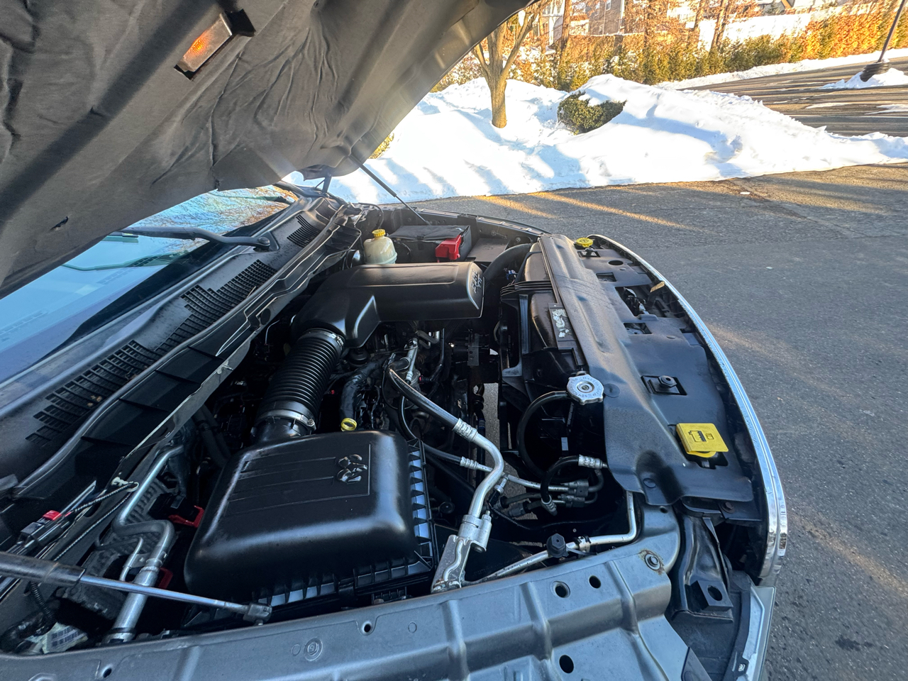 RAM 1500 4WD Crew Cab 140.5" SLT 2013