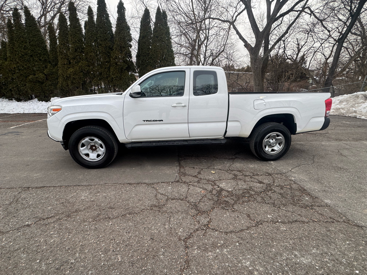 Toyota Tacoma SR5 Access Cab I4 6AT 2WD 2017