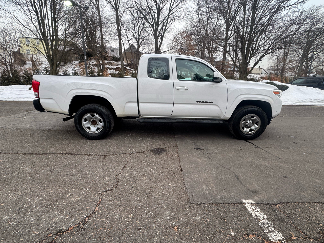 Toyota Tacoma SR5 Access Cab I4 6AT 2WD 2017