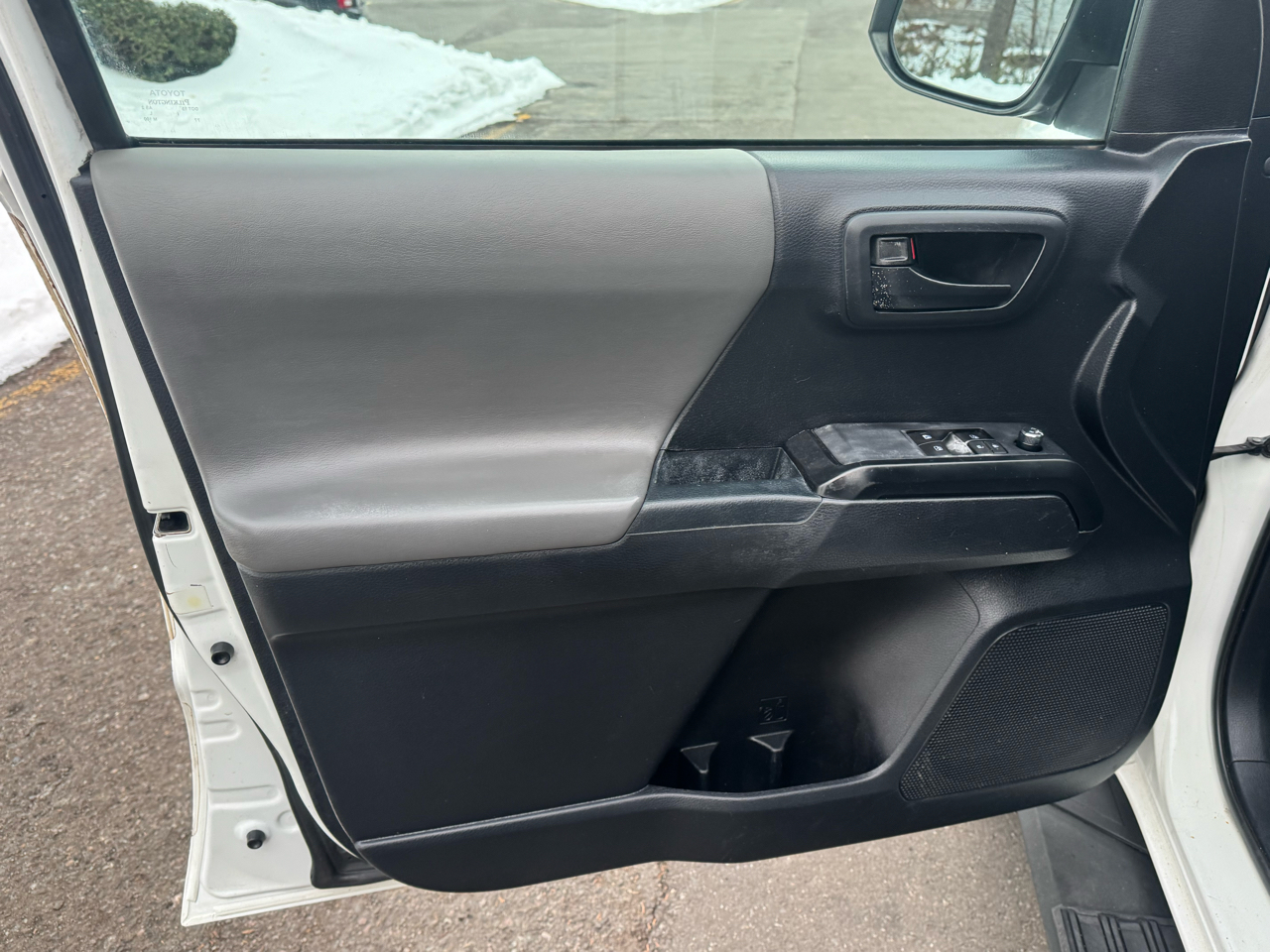 Toyota Tacoma SR5 Access Cab I4 6AT 2WD 2017