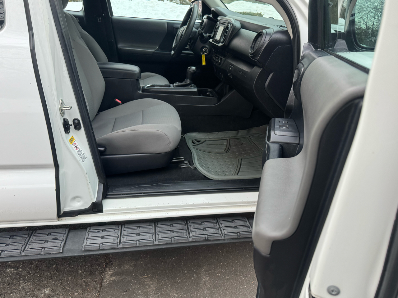 Toyota Tacoma SR5 Access Cab I4 6AT 2WD 2017