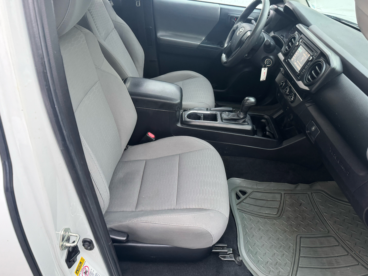 Toyota Tacoma SR5 Access Cab I4 6AT 2WD 2017