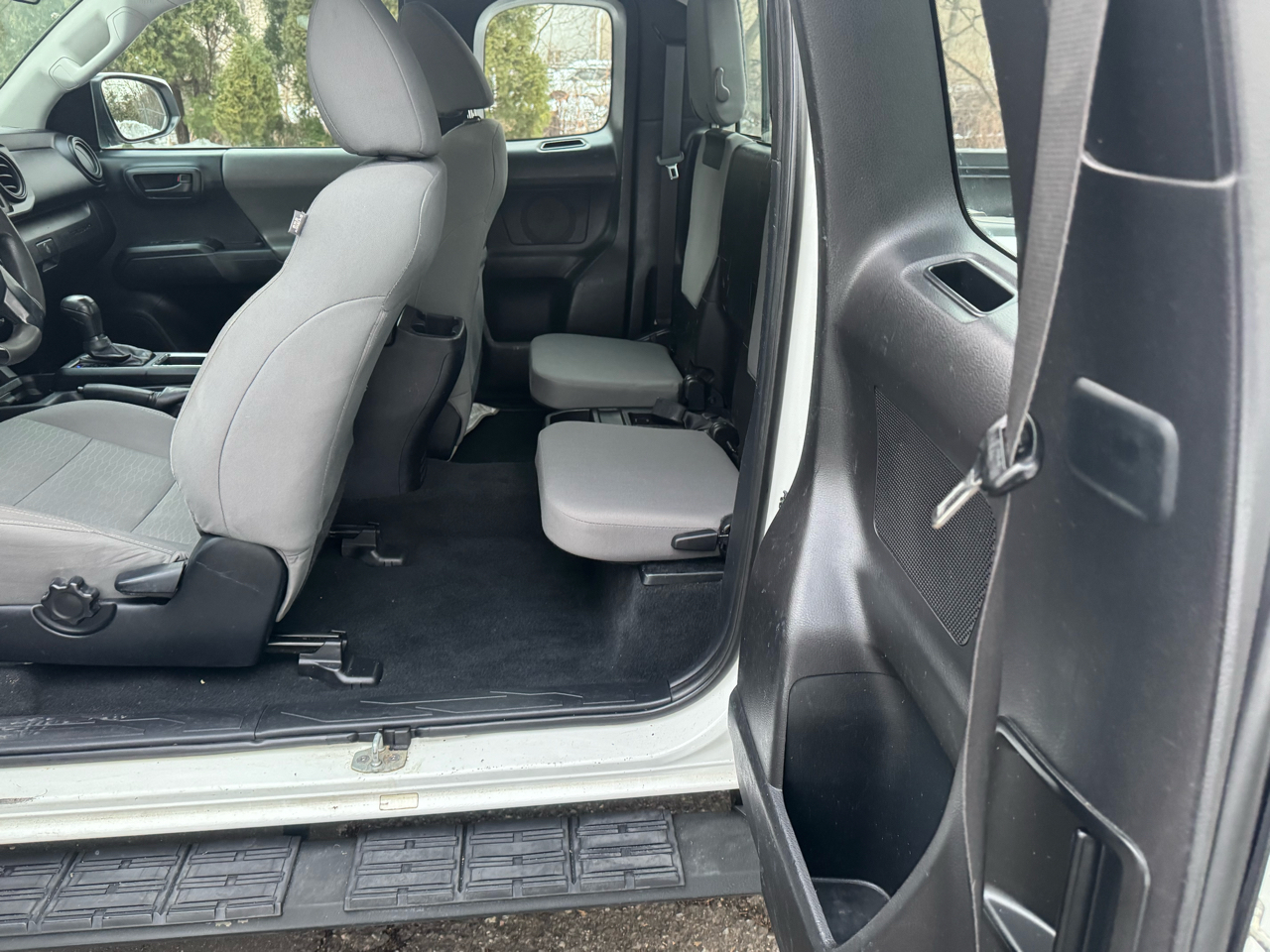 Toyota Tacoma SR5 Access Cab I4 6AT 2WD 2017