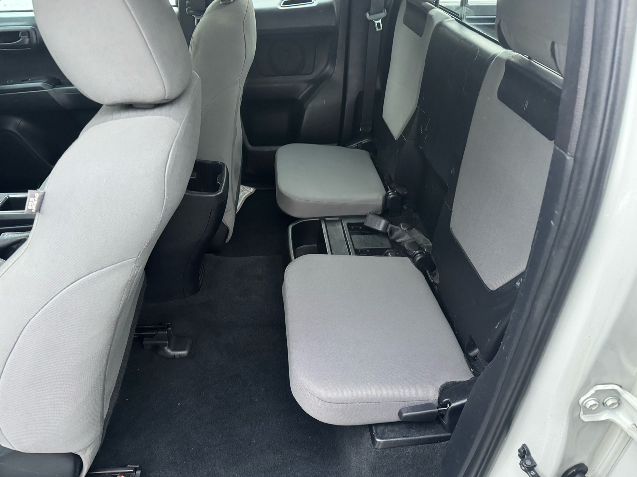 Toyota Tacoma SR5 Access Cab I4 6AT 2WD 2017