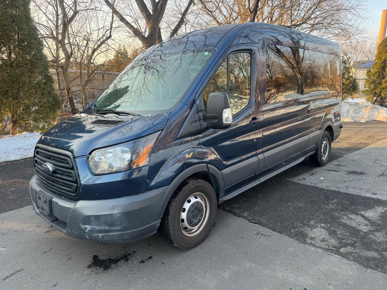 Ford Transit 350 Wagon Med. Roof XL w/Sliding Pass. 148-in. WB 2018