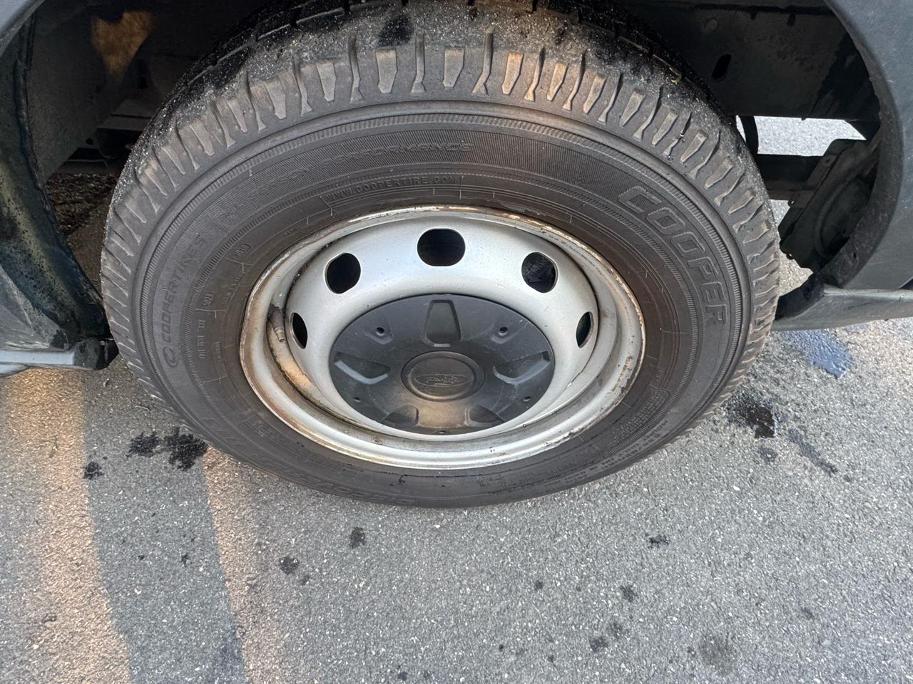 Ford Transit 350 Wagon Med. Roof XL w/Sliding Pass. 148-in. WB 2018