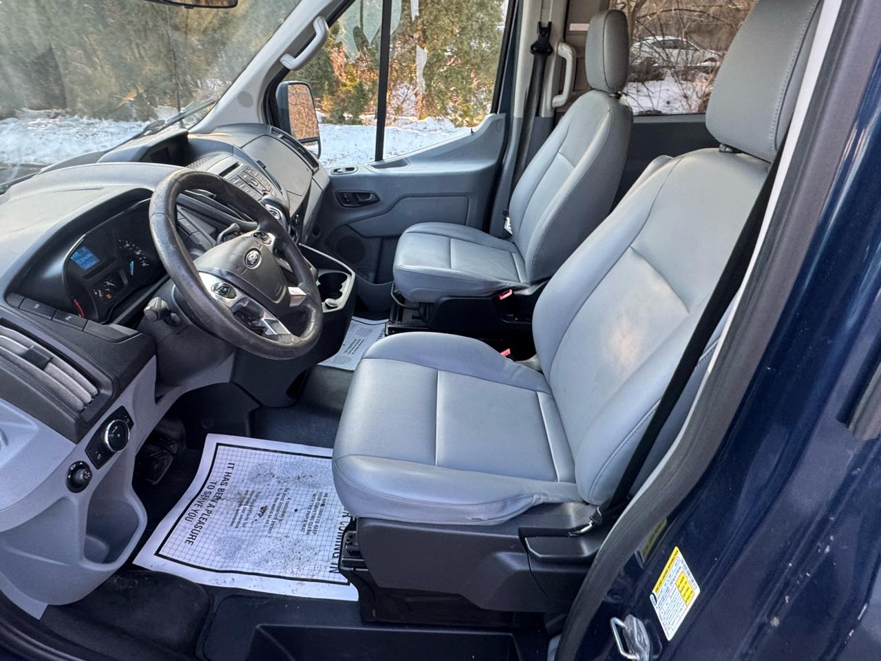 Ford Transit 350 Wagon Med. Roof XL w/Sliding Pass. 148-in. WB 2018