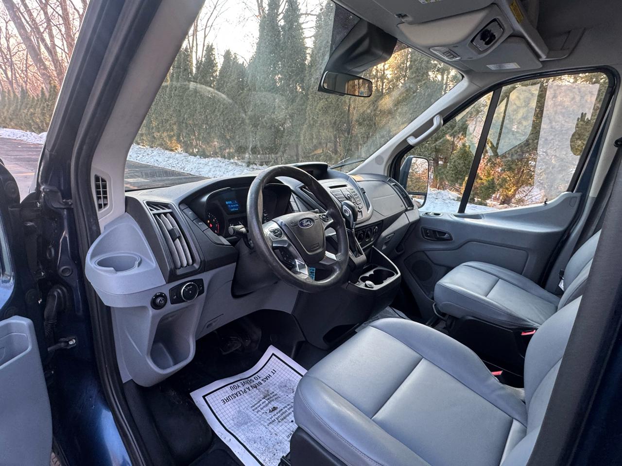 Ford Transit 350 Wagon Med. Roof XL w/Sliding Pass. 148-in. WB 2018