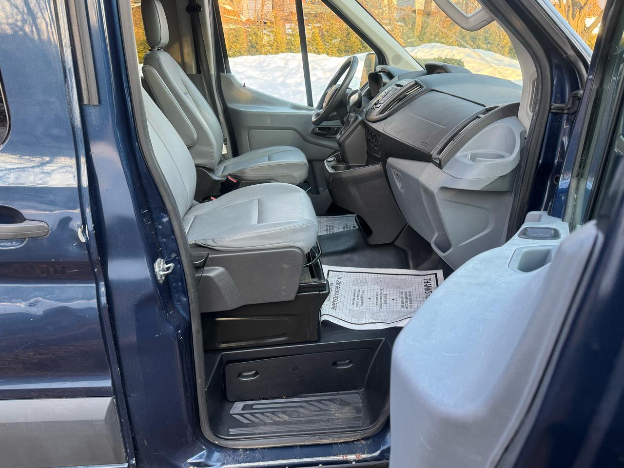 Ford Transit 350 Wagon Med. Roof XL w/Sliding Pass. 148-in. WB 2018