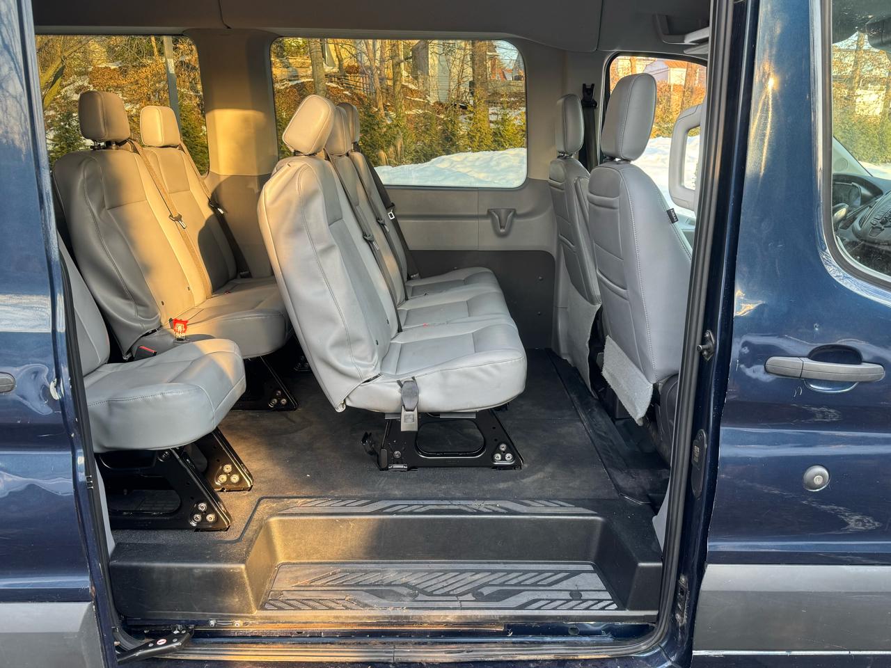 Ford Transit 350 Wagon Med. Roof XL w/Sliding Pass. 148-in. WB 2018