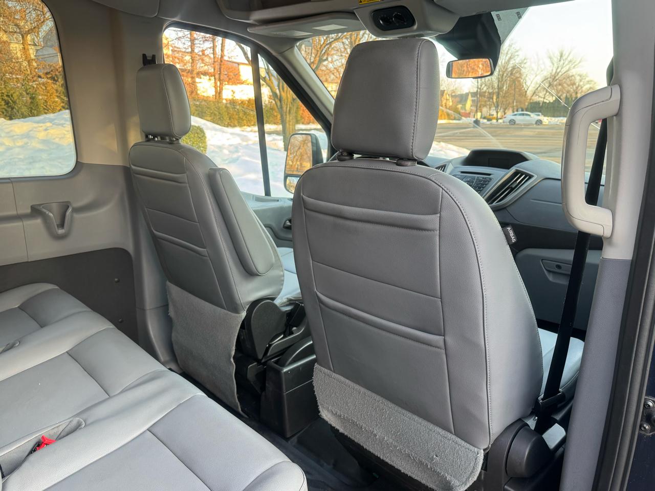 Ford Transit 350 Wagon Med. Roof XL w/Sliding Pass. 148-in. WB 2018