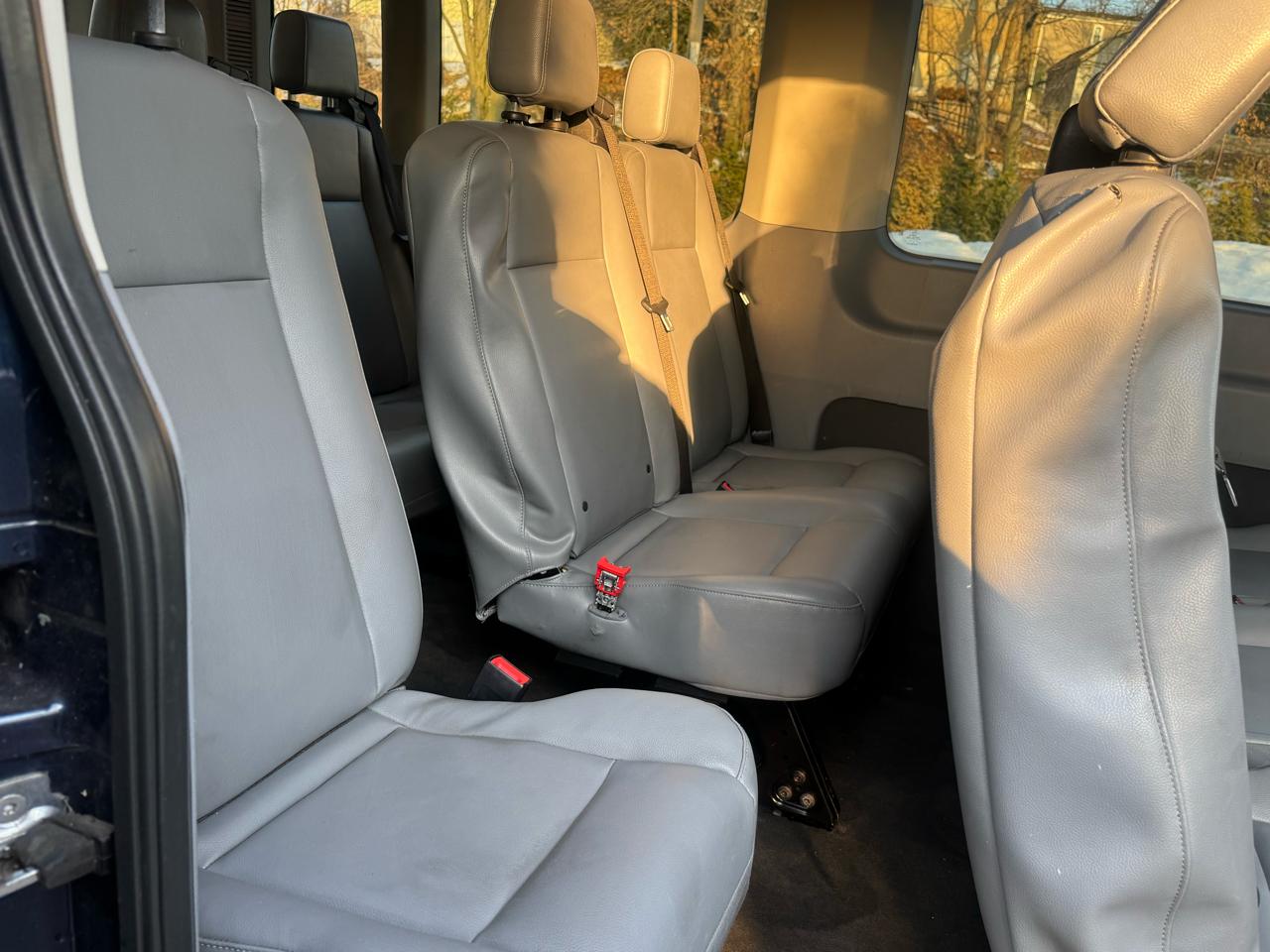 Ford Transit 350 Wagon Med. Roof XL w/Sliding Pass. 148-in. WB 2018