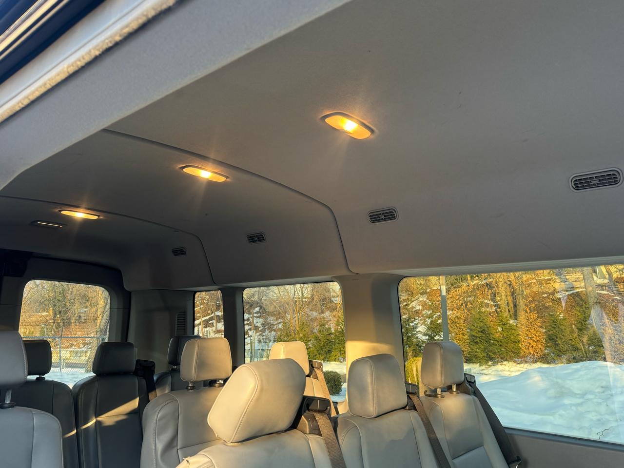 Ford Transit 350 Wagon Med. Roof XL w/Sliding Pass. 148-in. WB 2018