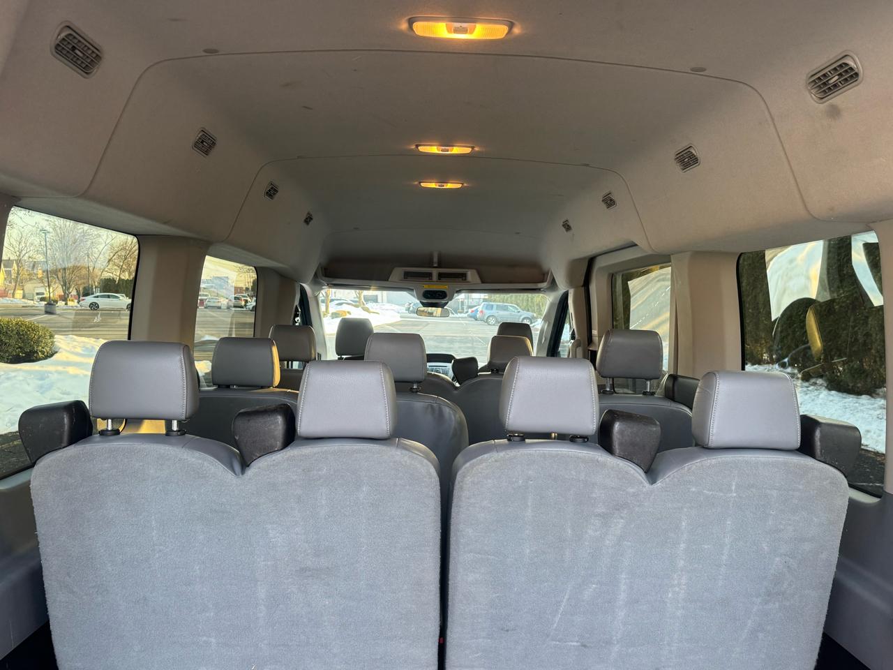 Ford Transit 350 Wagon Med. Roof XL w/Sliding Pass. 148-in. WB 2018