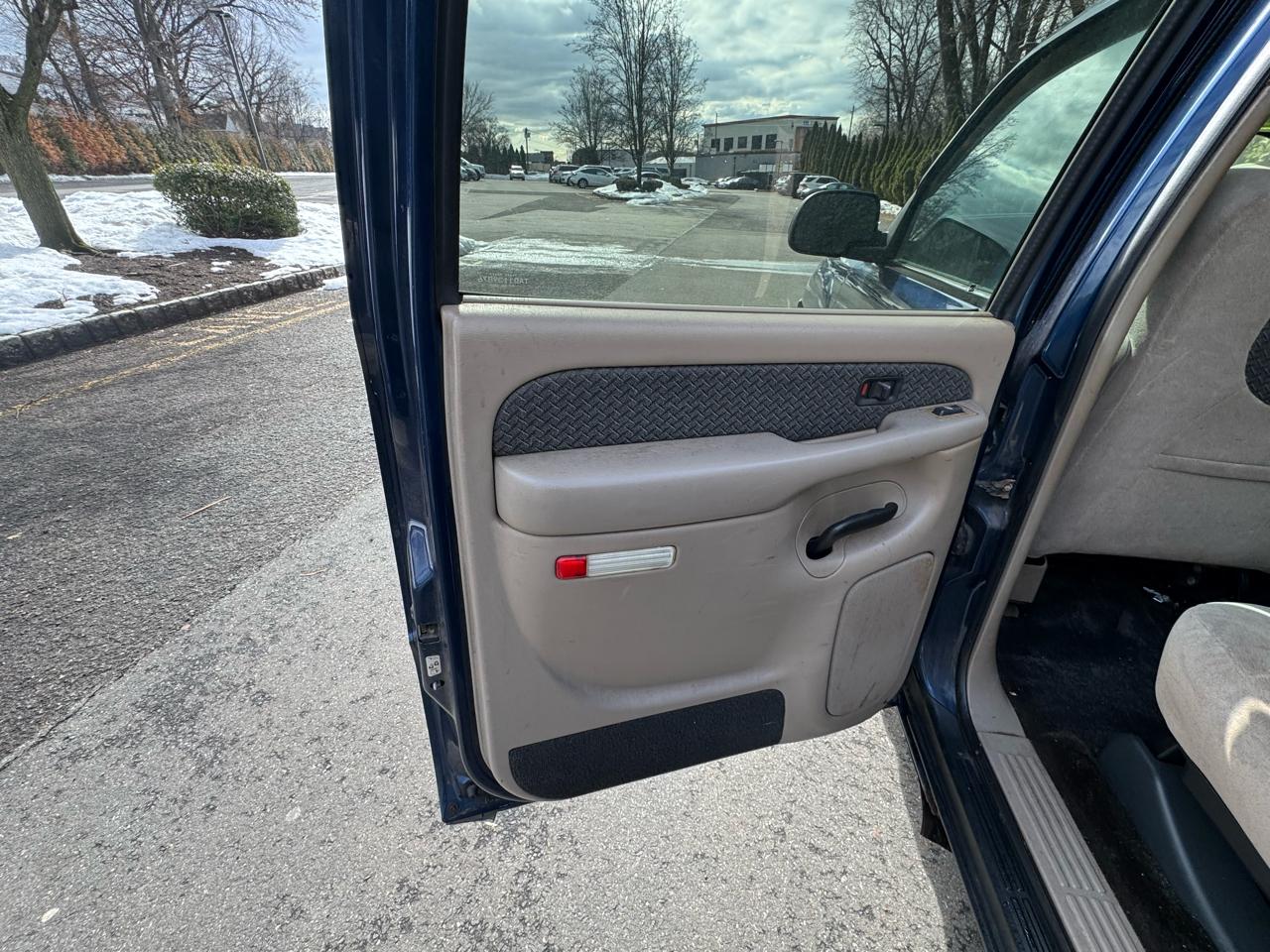 Chevrolet Avalanche 1500 4WD 2002