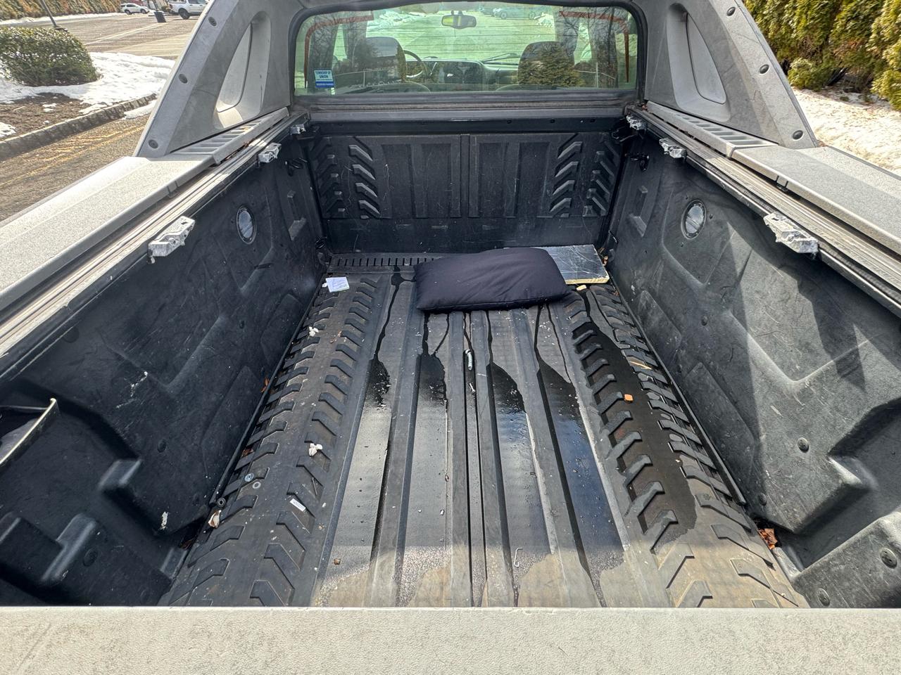 Chevrolet Avalanche 1500 4WD 2002