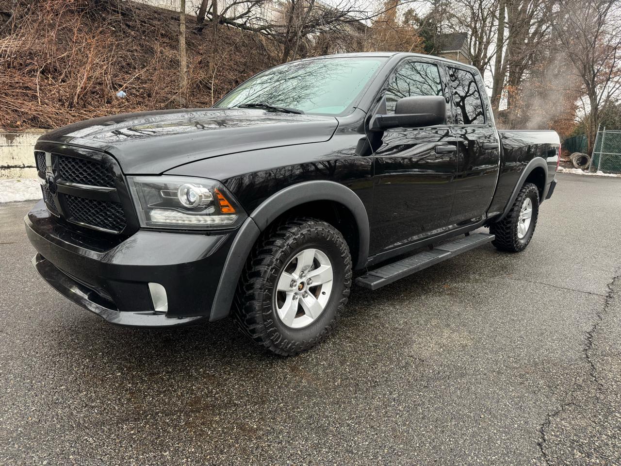 RAM 1500 4WD Crew Cab 140.5" Express 2014