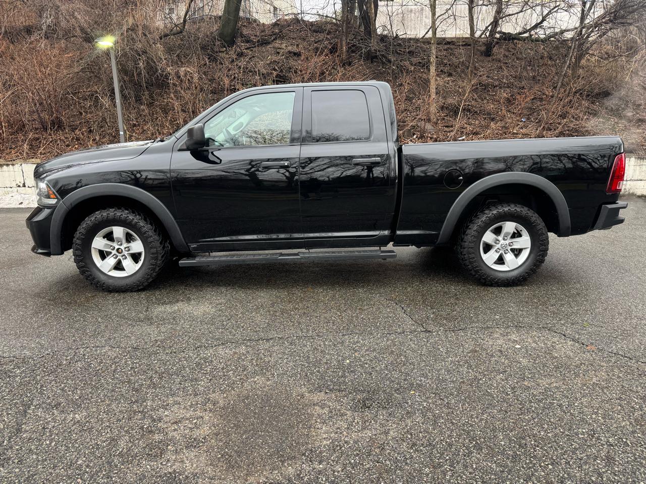 RAM 1500 4WD Crew Cab 140.5" Express 2014