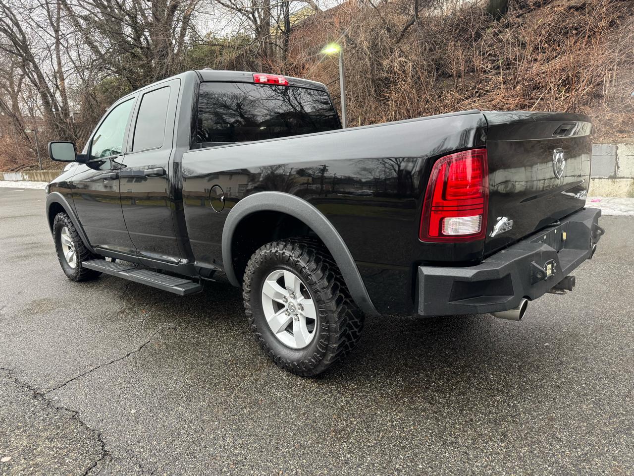 RAM 1500 4WD Crew Cab 140.5" Express 2014