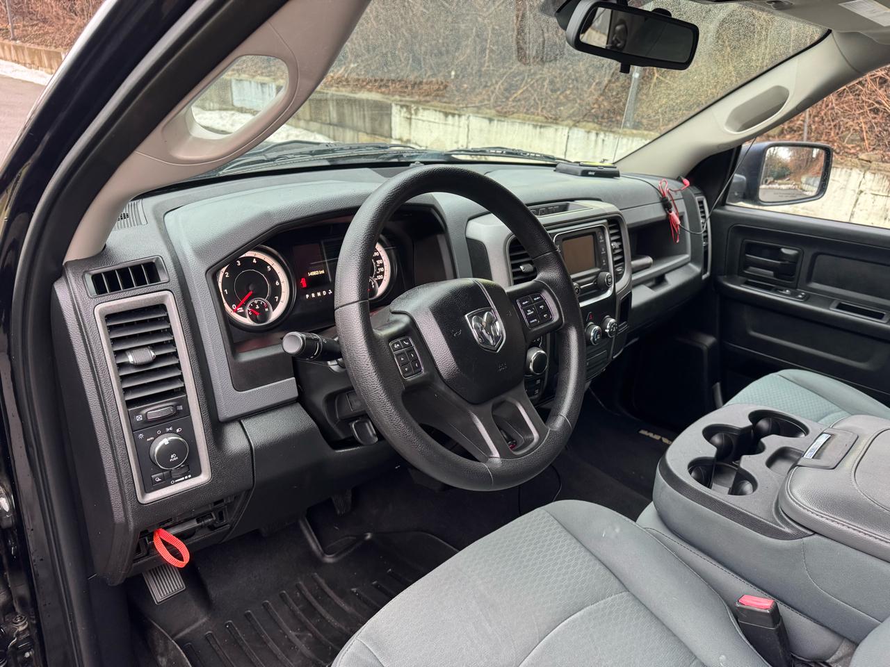 RAM 1500 4WD Crew Cab 140.5" Express 2014