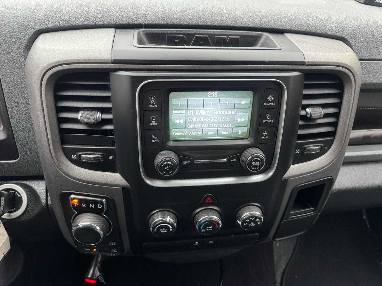 RAM 1500 4WD Crew Cab 140.5" Express 2014