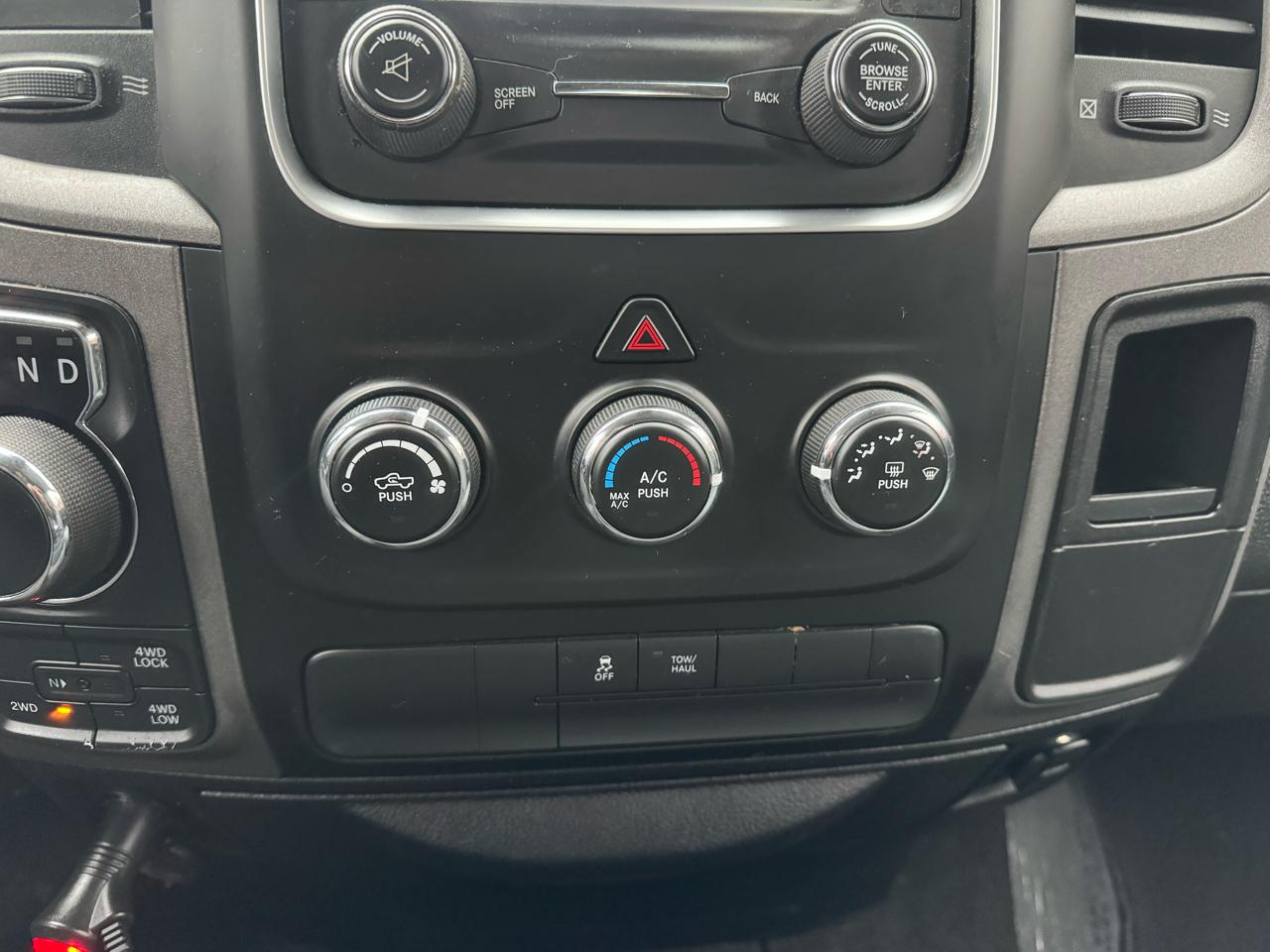 RAM 1500 4WD Crew Cab 140.5" Express 2014