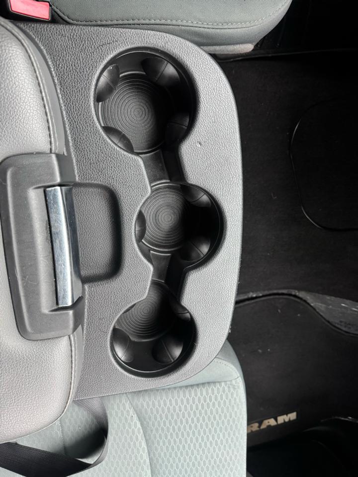 RAM 1500 4WD Crew Cab 140.5" Express 2014