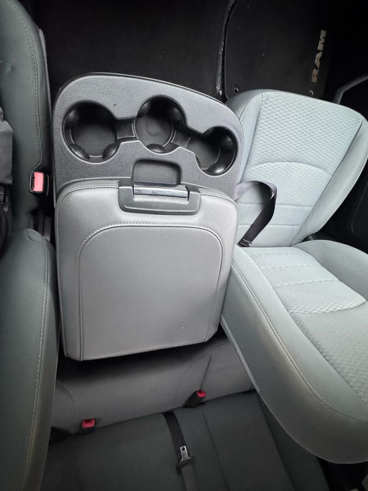 RAM 1500 4WD Crew Cab 140.5" Express 2014